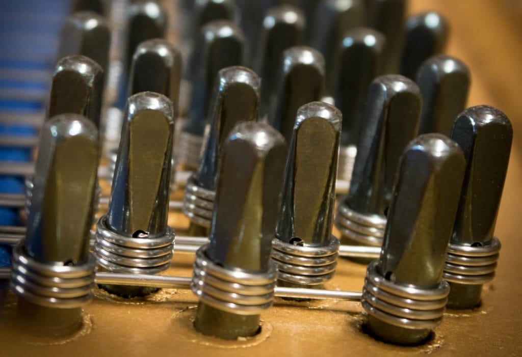 Restoring Piano strings and wrestpins